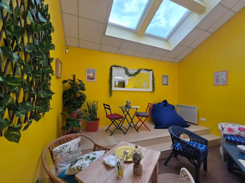 interieur-jaune